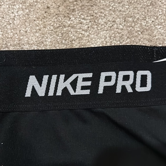 Nike Pro Cropped Leggings - Picture 5 of 5